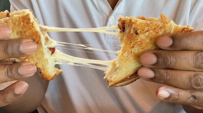Wild Cheese Pulls At Sarbez! Grilled Cheese, Craft Beer, And Arcade! – Saint Augustine, Florida